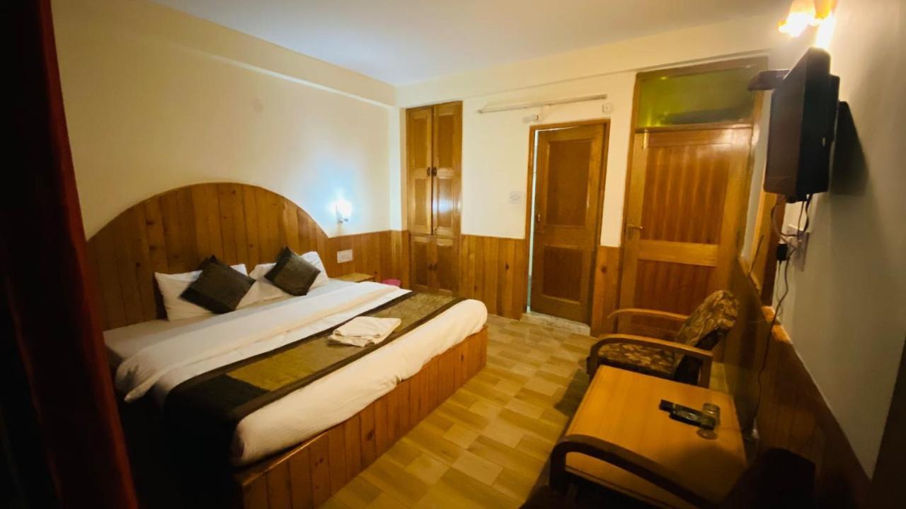 Albergue Hadimba Regency Manāli Exterior foto